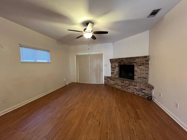 Building Photo - 2552 Panther Creek Rd
