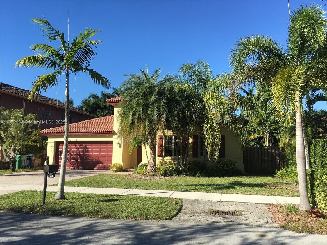 Foto principal - 16637 SW 52nd St