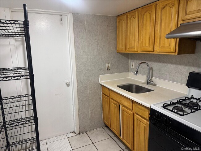 Foto del edificio - 32-11 69th St