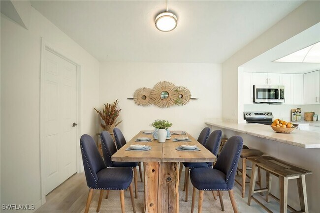 Foto del edificio - 17455 Overhill Dr