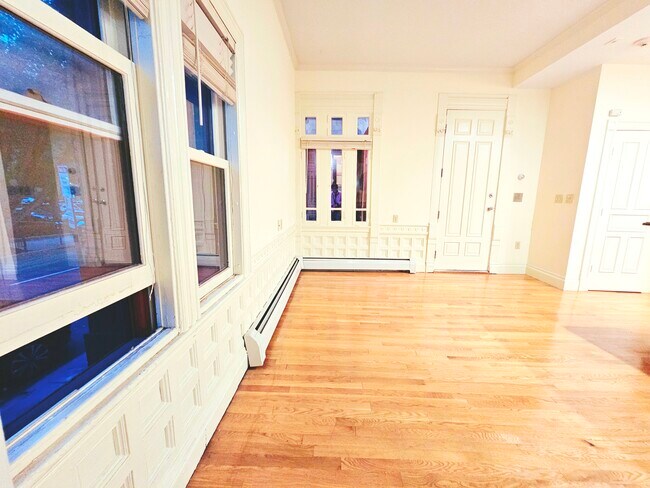 Foto del edificio - 197 Commonwealth Ave