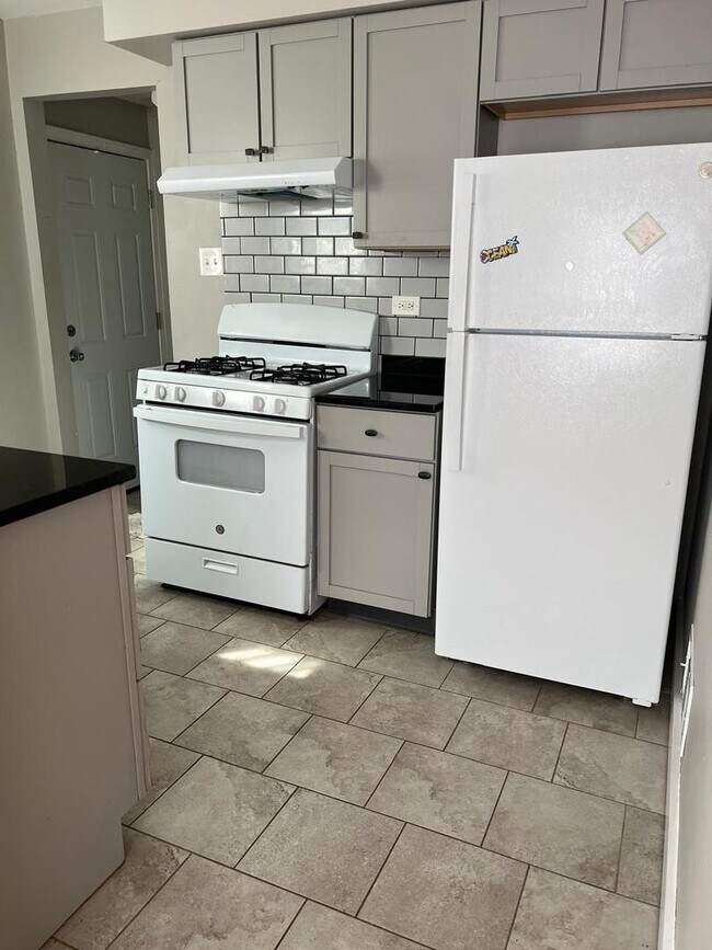 Foto del edificio - 438-155 155th St