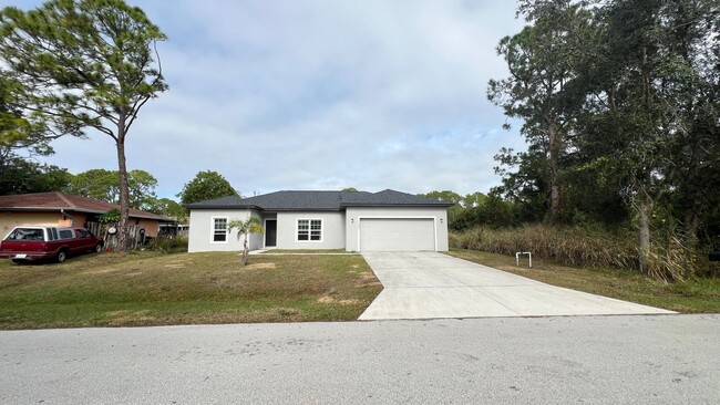 Foto del edificio - Gorgeous 3 Bedroom, 2 Bathroom Home in Palm Bay!!