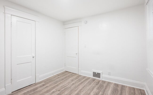 Building Photo - 16003 Grovewood Ave