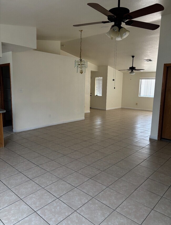 Foto del edificio - 3016 W 24th Pl