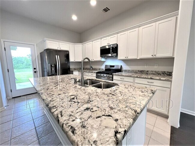 Foto del edificio - 38395 Brown Rd