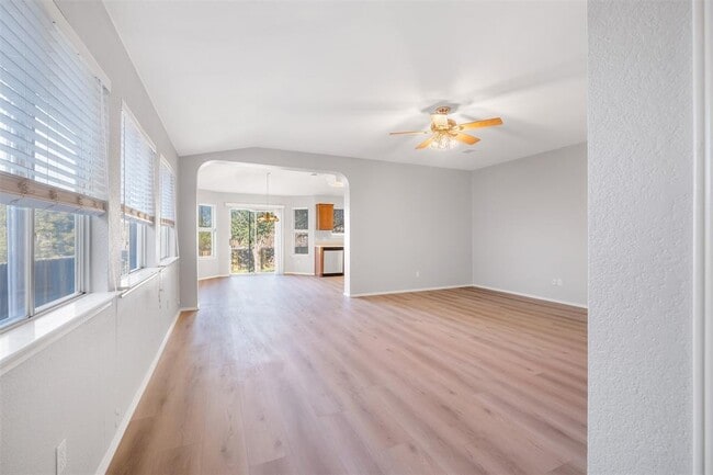 Foto del edificio - 2006 Charlotte Way