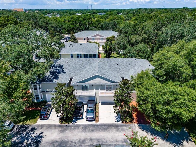 Building Photo - 208 Arbor Shade Ct