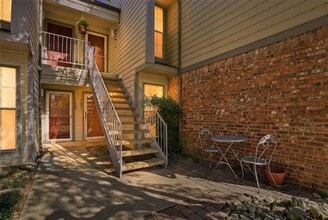 Building Photo - 2535 Wedglea Dr