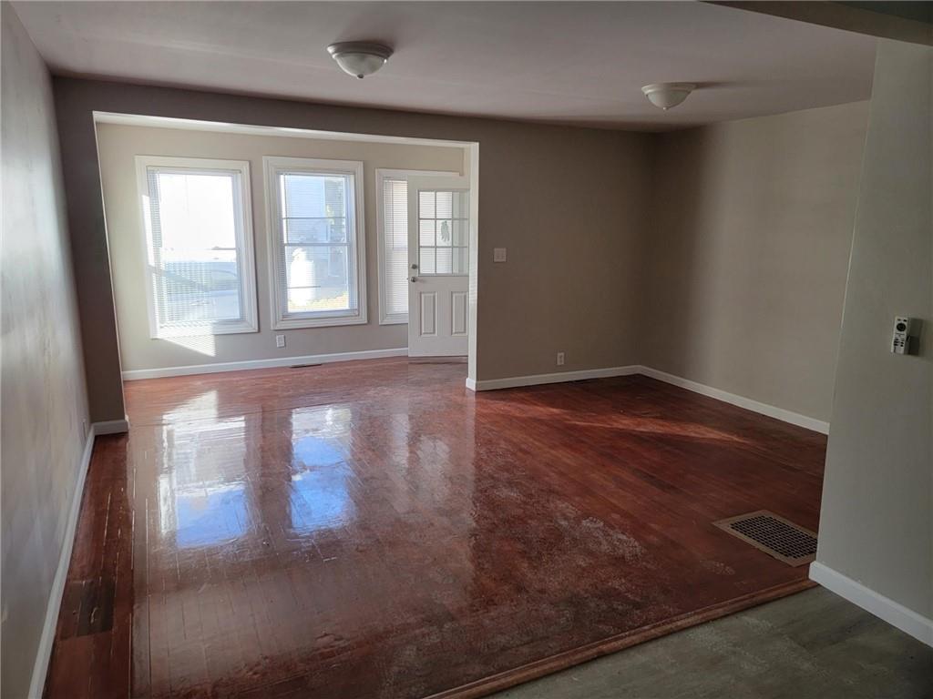 239 High St, South Kingstown, RI 02879 Room for Rent in South