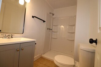 Building Photo - 21 Larue St