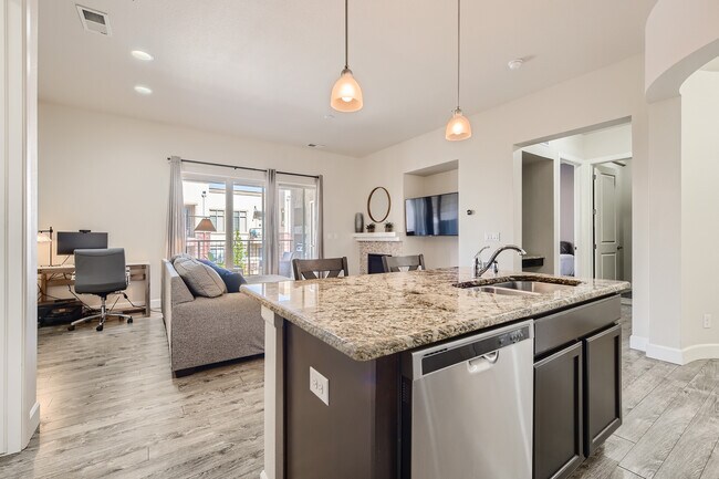 Foto del edificio - 301 Inverness Way S