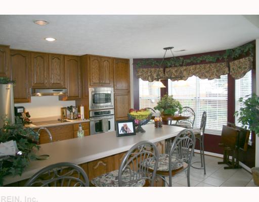 Building Photo - 805 Thimbleby Dr