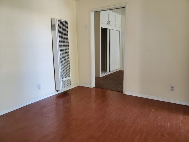Foto del edificio - 44813 Division St