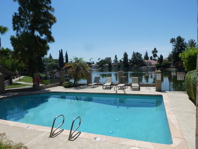 Building Photo - 1201 E Northshore Dr