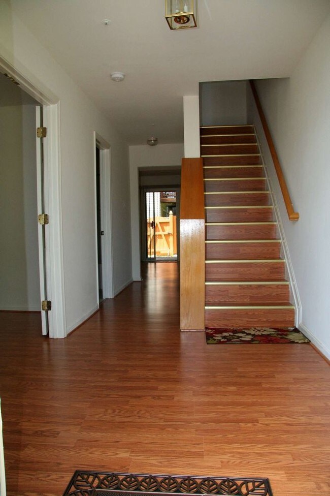 Building Photo - 6103 Cliffside Trl