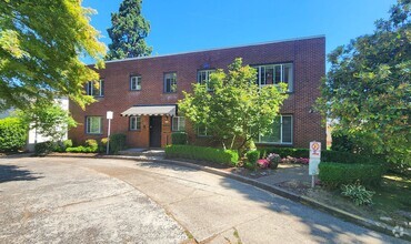 Building Photo - 2363-2371 SW Cedar St