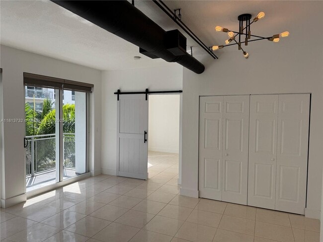 Foto del edificio - 455 NE 25th St