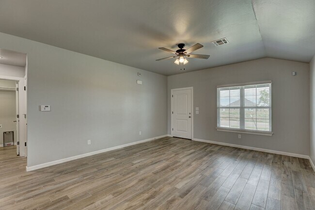 Foto del edificio - 642 Juniper St