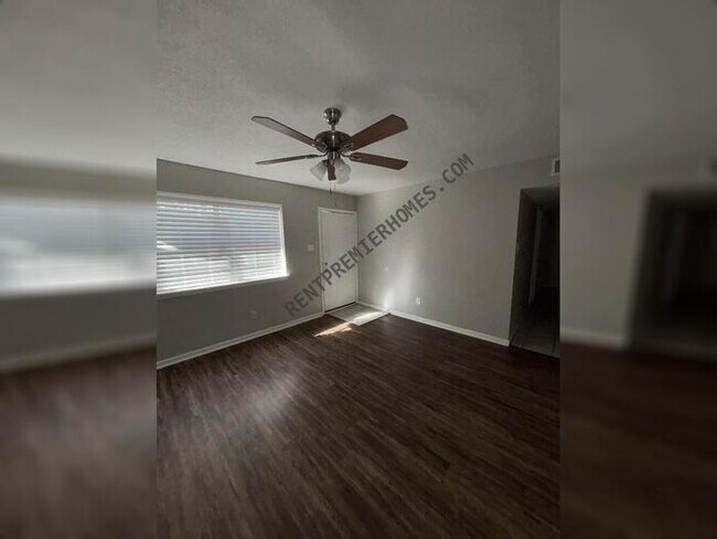 Foto del edificio - 111 Northeastern Ave