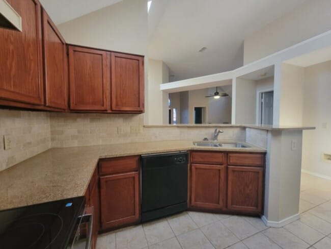 Foto del edificio - 932 Winchester Ln