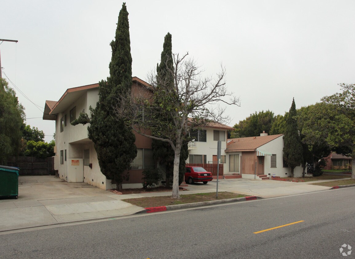 Building Photo - 1526 Bay St
