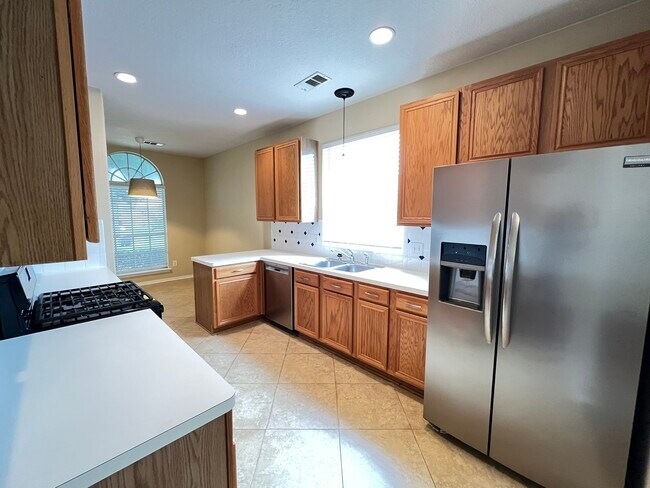 Foto del edificio - 2910 Blue Dawn Dr