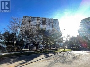 Building Photo - 3-1723 Greystone Walk Dr