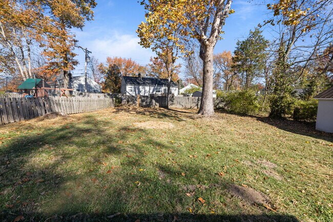 Building Photo - 407 Rose Ln