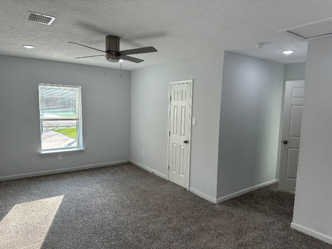 Foto del edificio - 215 Birch St