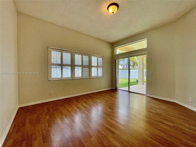 Foto del edificio - 1129 Birchwood Rd