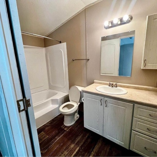 Building Photo - 210 Robin Dr