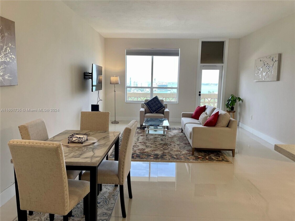Primary Photo - 10185 Collins Ave