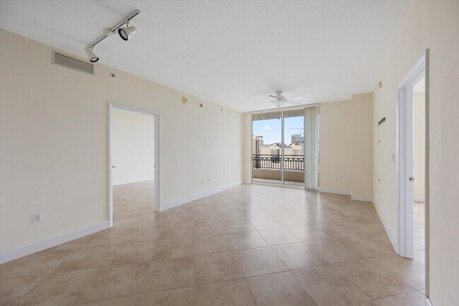 Foto del edificio - 550 Okeechobee Blvd