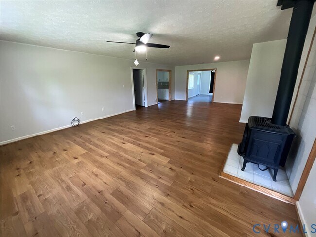 Foto del edificio - 17220 Royalton Rd