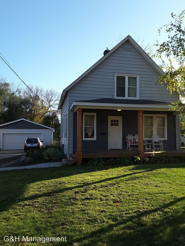Primary Photo - 3 br, 1 bath House - 708 9th Ave NE