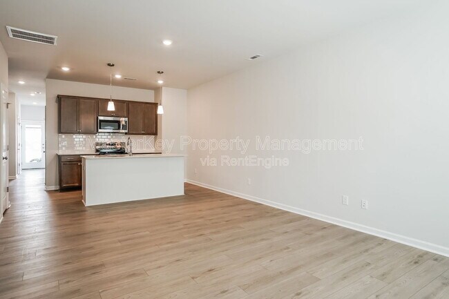 Foto del edificio - 112 Silver Fir Ln