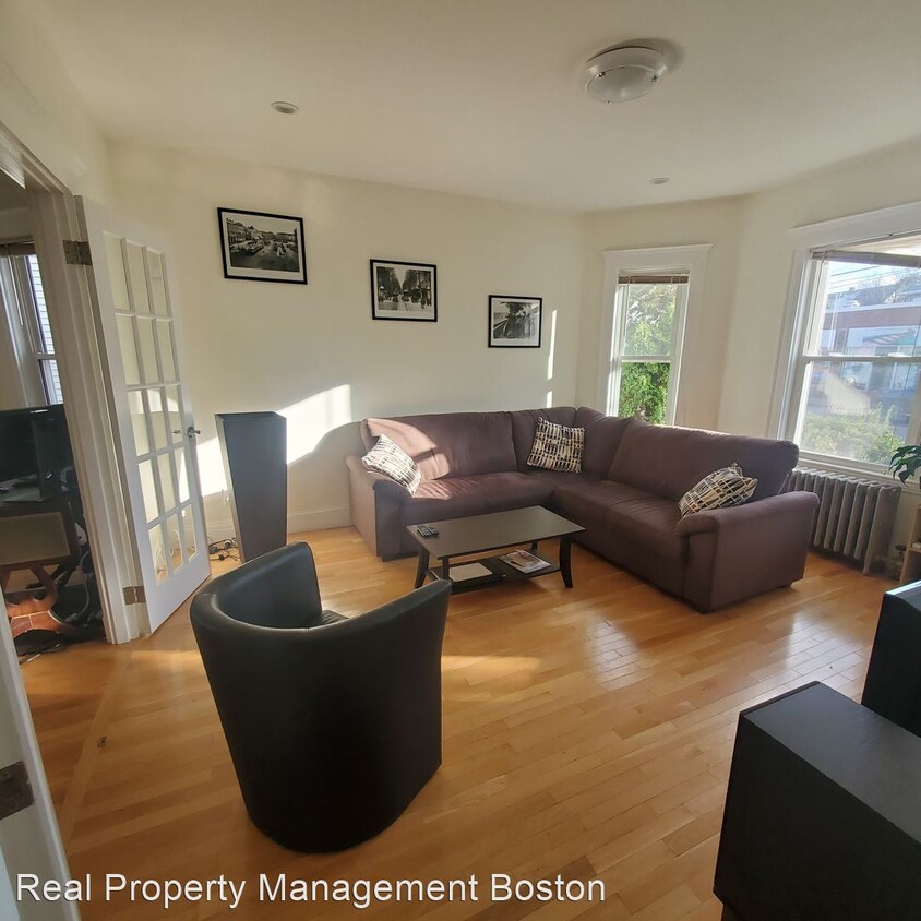 Primary Photo - 2 br, 1 bath House - 67 Broadway #1