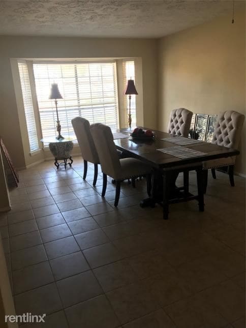 Building Photo - 5 br, 2 bath House - 7402 i Thicket Trail ...