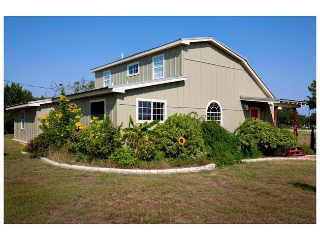 Foto del edificio - 2212 Gatlin Creek Rd