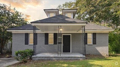 Building Photo - 2107 Bolling St