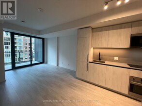 Building Photo - 35 Parliament St