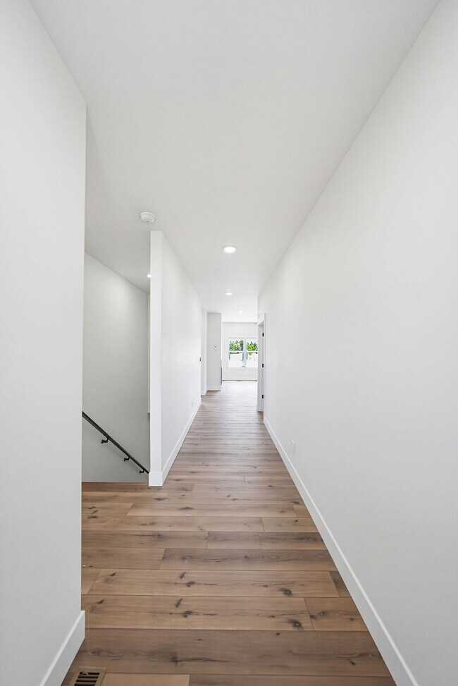 Foto del edificio - 475 E River Rd