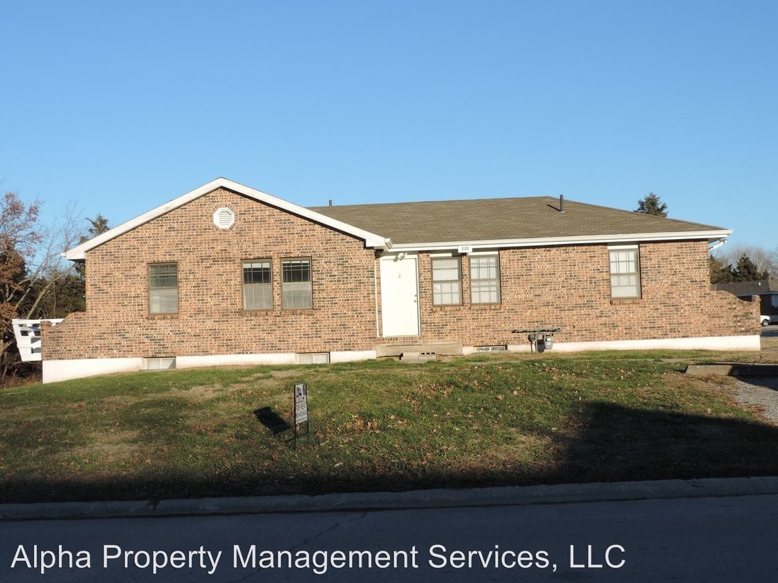 235 SE 121st Rd, Warrensburg, MO 64093 Room for Rent in Warrensburg