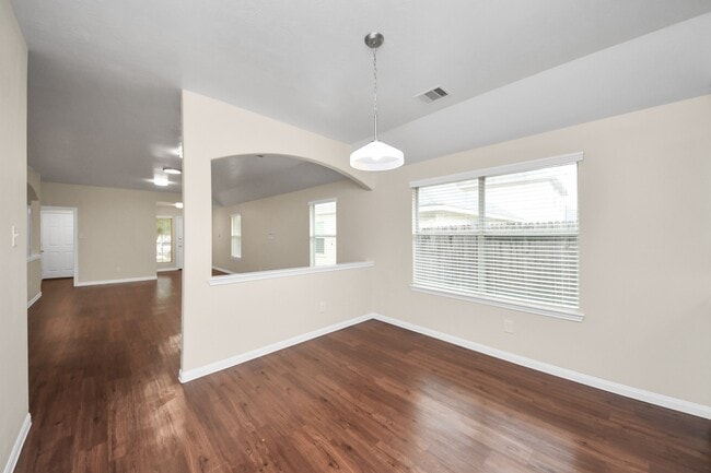 Foto del edificio - 819 Sun Prairie Dr