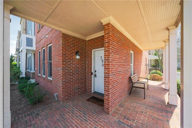 Foto del edificio - 790 Liberty Commons Dr NW