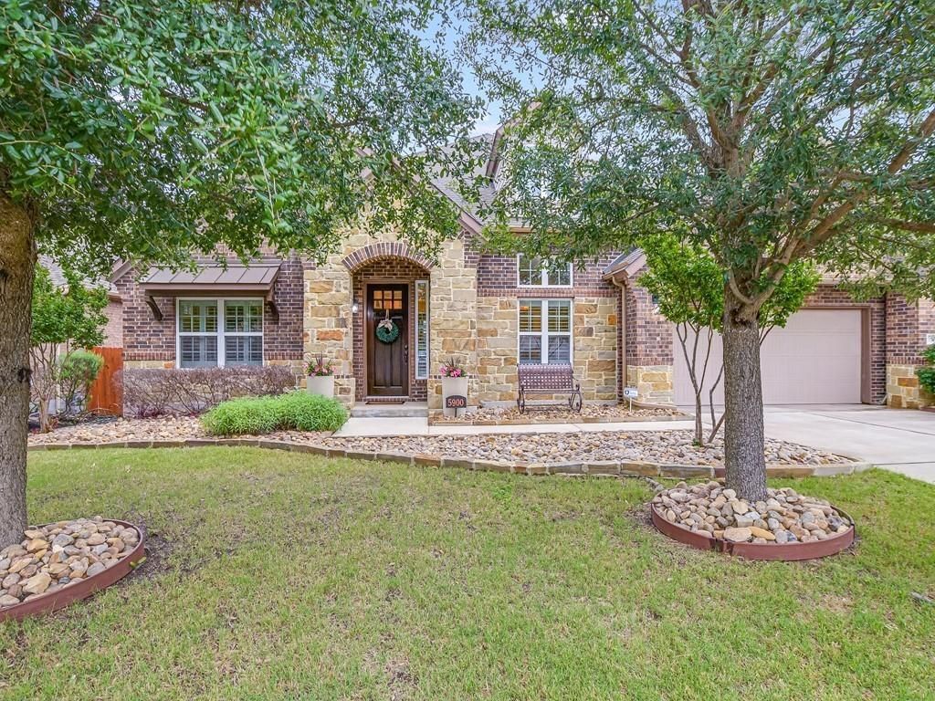 Foto principal - 5900 Lipan Apache Bend