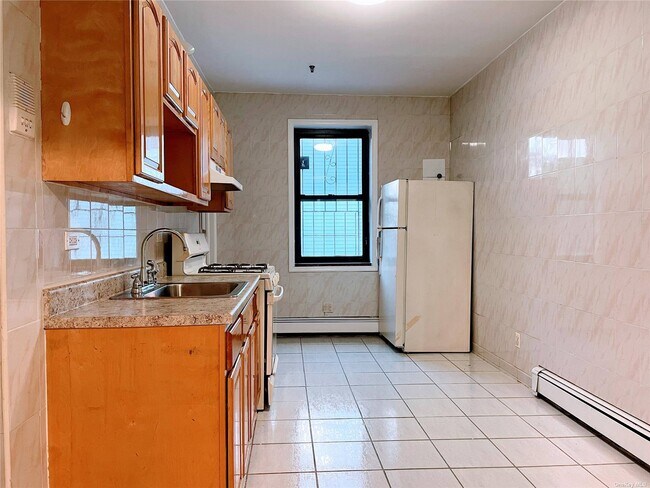 Building Photo - 272 Knickerbocker Ave
