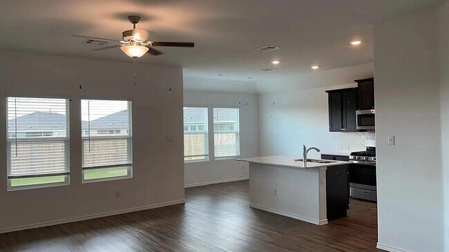 Foto del edificio - 203 Arnage Dr