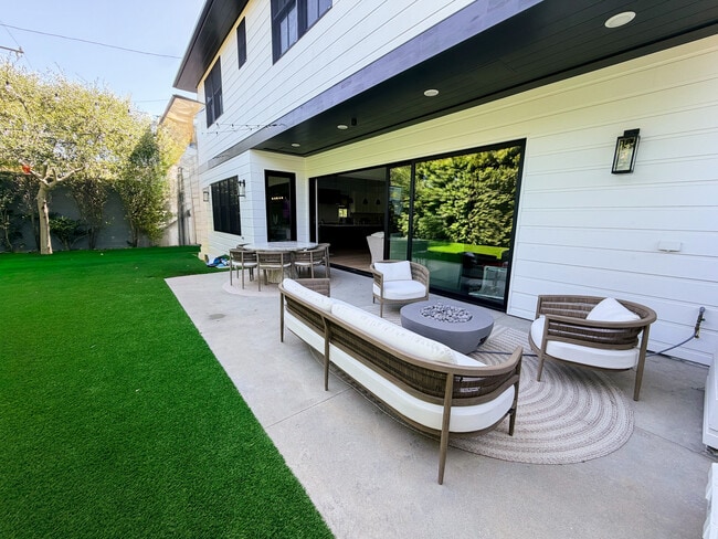 Photo - 1400 Manzanita Ln (Manhattan Beach, CA) House